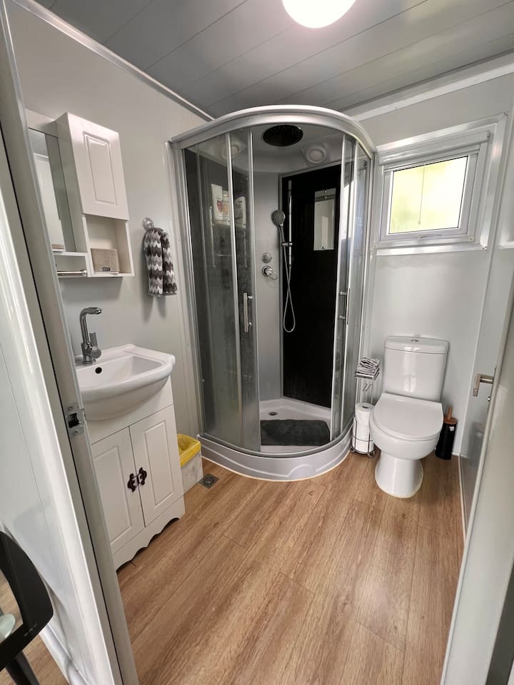 off grid tiny home
